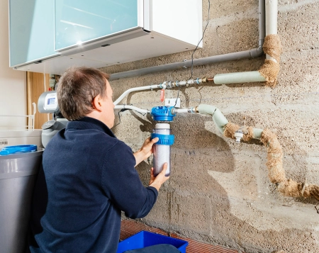 Qui s’occupe de l’entretien d’un adoucisseur d’eau ?