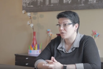 Elodie parle des bénéfices de l'adoucisseur